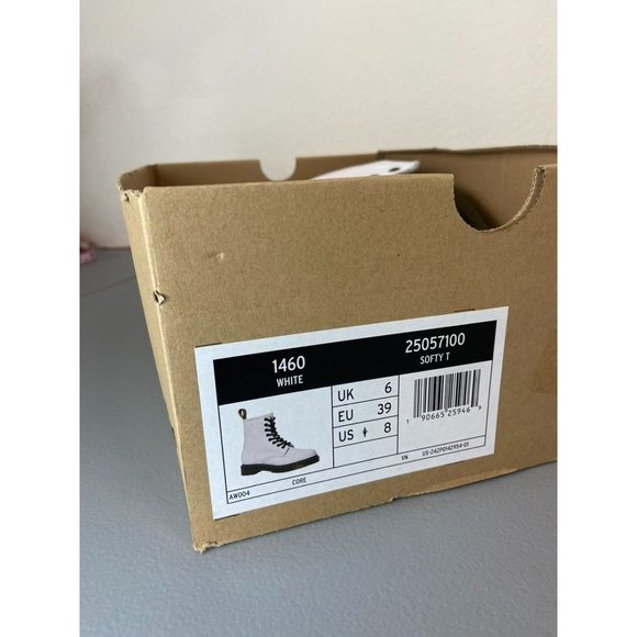 Doc Marten's Dr. Marten's women's US 8 softy T white lace up combat boots - Picture 7 of 7